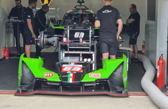 24H du Mans inside